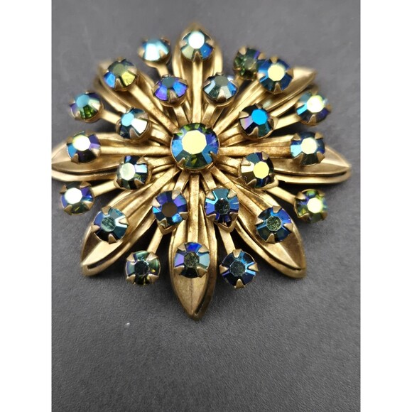 Vintage Blue Aurora Borialis Rhinestone Brooch Pin Goldtone - Picture 1 of 6
